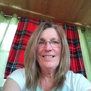 Meet your Posher, Dee